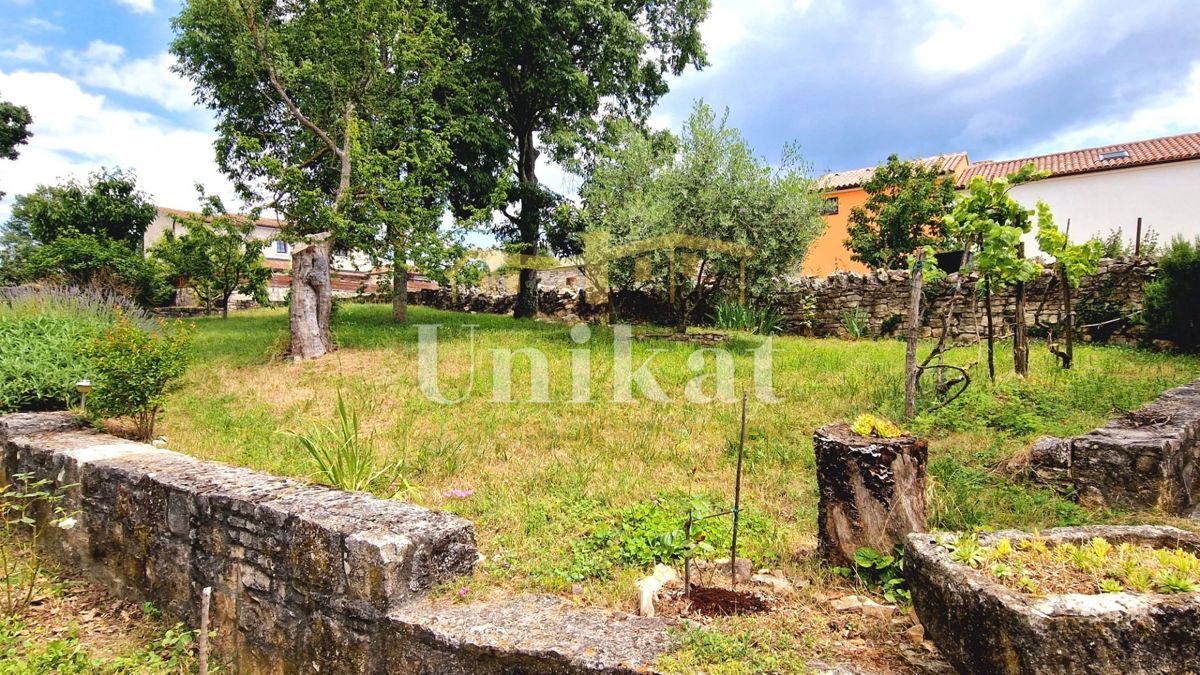 Prenovljena kamnita hiša